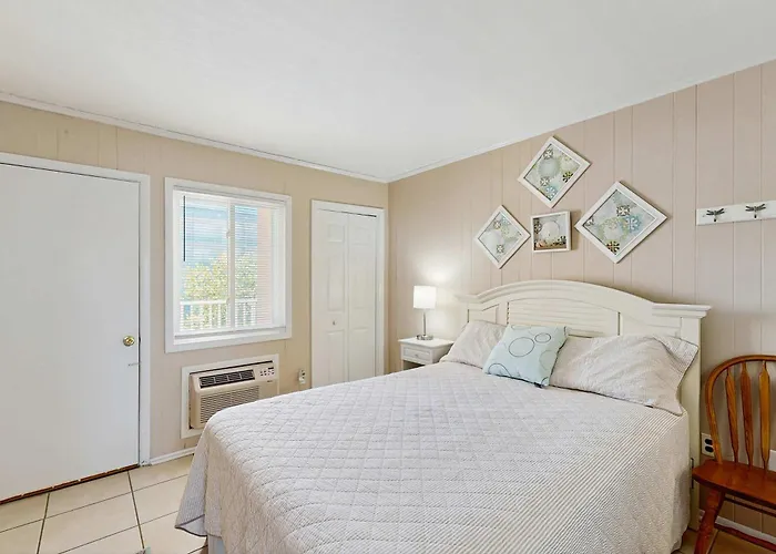 Severn 308 Oceanblock Walk To Beaches Holiday home *